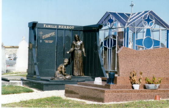 tombe.jpg (251090 bytes)