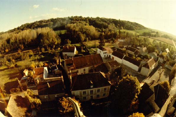 vueclocher5presby.jpg (50046 bytes)